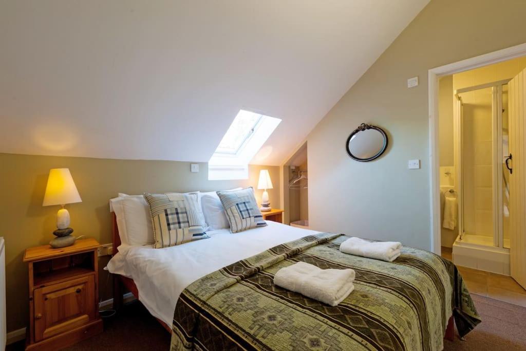 Вилла Marshlands House, Sleeps 16 - Country Barn With Hot Tub Вудбридж Экстерьер фото