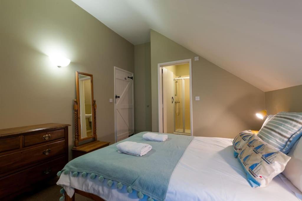 Вилла Marshlands House, Sleeps 16 - Country Barn With Hot Tub Вудбридж Экстерьер фото
