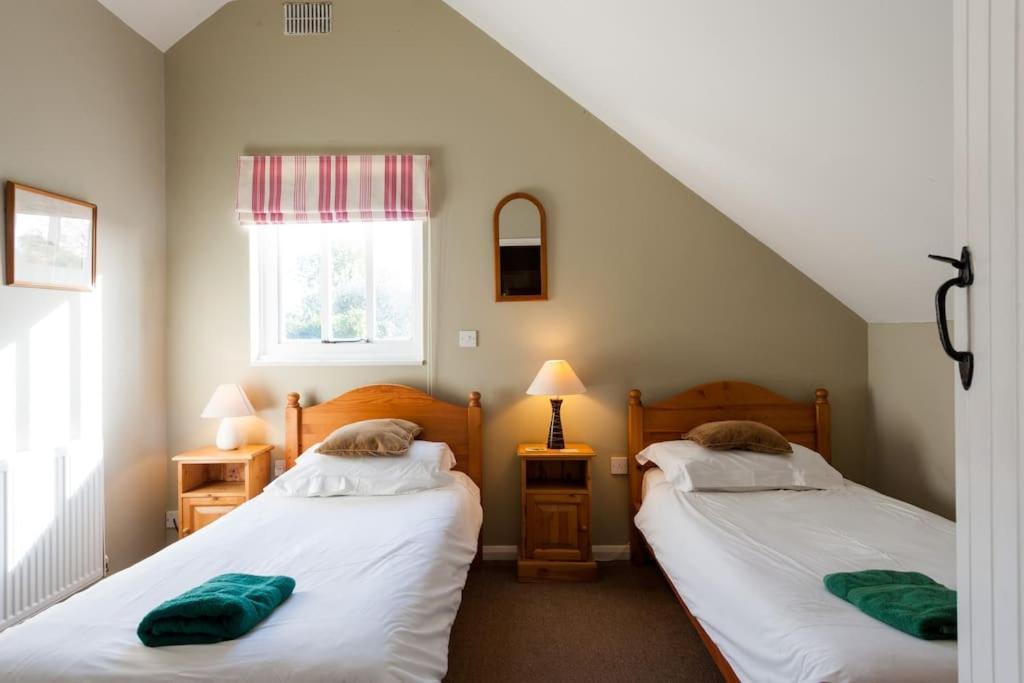 Вилла Marshlands House, Sleeps 16 - Country Barn With Hot Tub Вудбридж Экстерьер фото