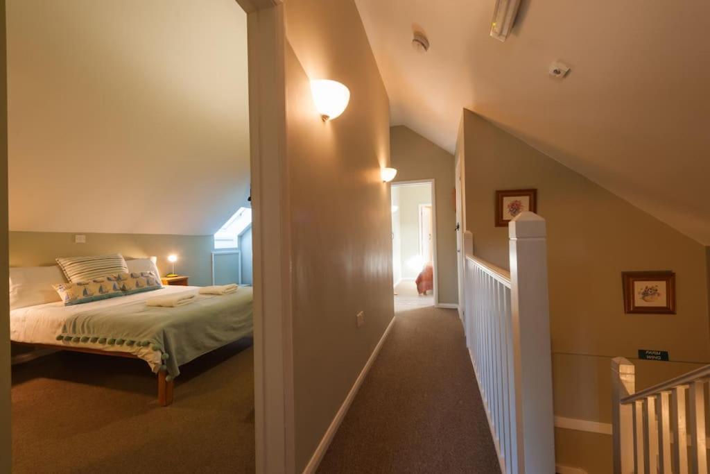 Вилла Marshlands House, Sleeps 16 - Country Barn With Hot Tub Вудбридж Экстерьер фото